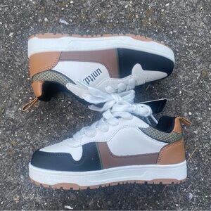 UNLTD Kingston In White Brown And Black